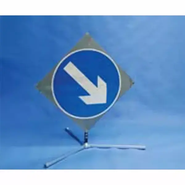 Quazar TriFlex Arrow Road Sign – Keep Left/Right – 750mm
