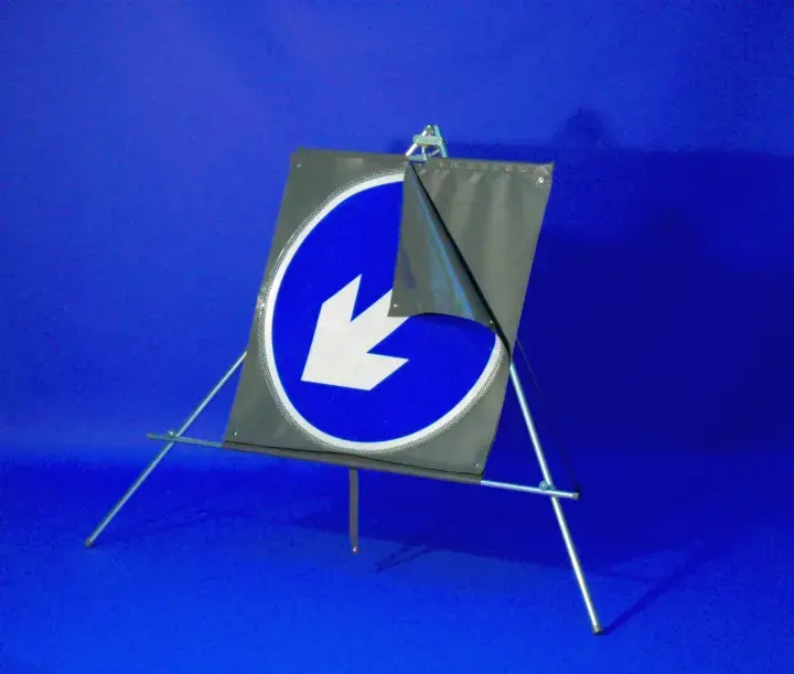 Quazar Classic Roll Up Blue Arrow Reversible-0