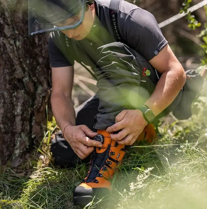 <a href="https://faeryn.xyz/brand/zamberlan/" class="clw-brand-logo" title="Zamberlan"><img src="https://faeryn.xyz/wp-content/uploads/2024/09/zamberlan-logo.png.webp" alt="Zamberlan" style="max-width:180px; max-height:60px;" /></a>   Delimber Orange GTX RR BOA Chainsaw Boots Clothing & PPE Buxtons